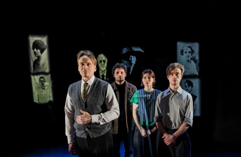 Enquête de famille – Théâtre de la Reine Blanche ❤️